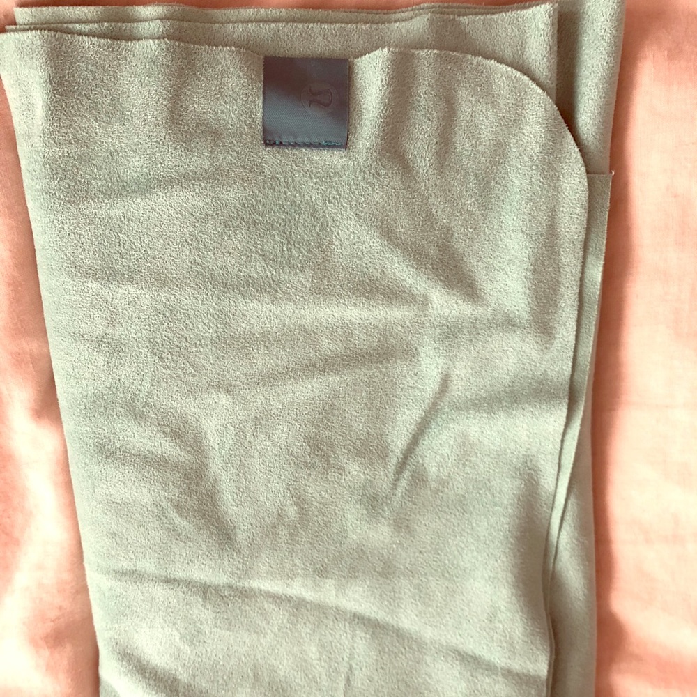 Lululemon mat towel